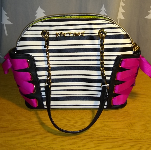 Betsey Johnson Handbags - 🆕NWOT Betsey Johnson purse